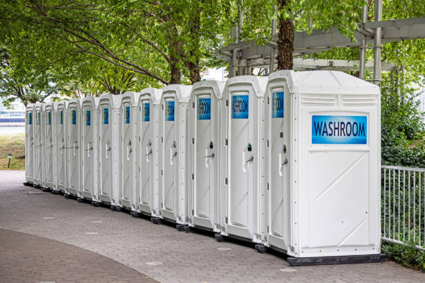 Best Portable restroom trailer rental  in Brookridge, FL